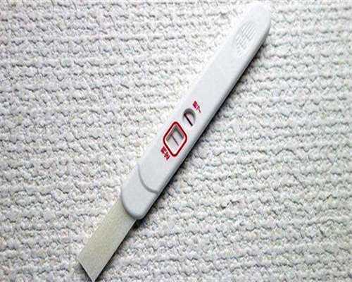 代怀小孩价格：月经有些黑色的血块什么原因？